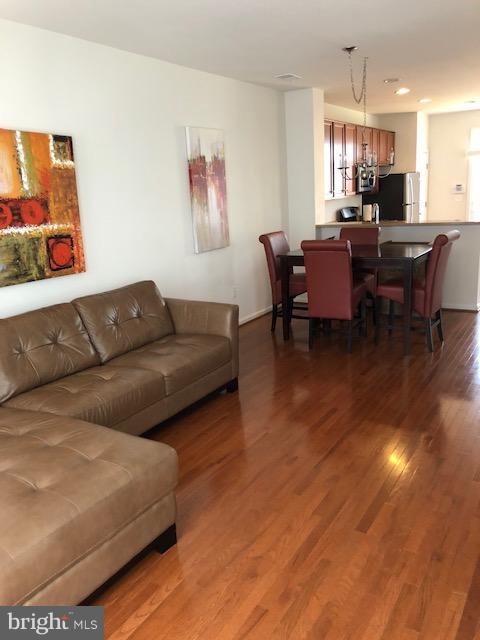 POWELLS RUN VILLAGE COND - Residential