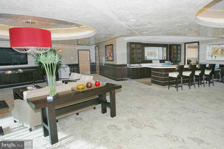 TURNBERRY TOWER - Residential Lease