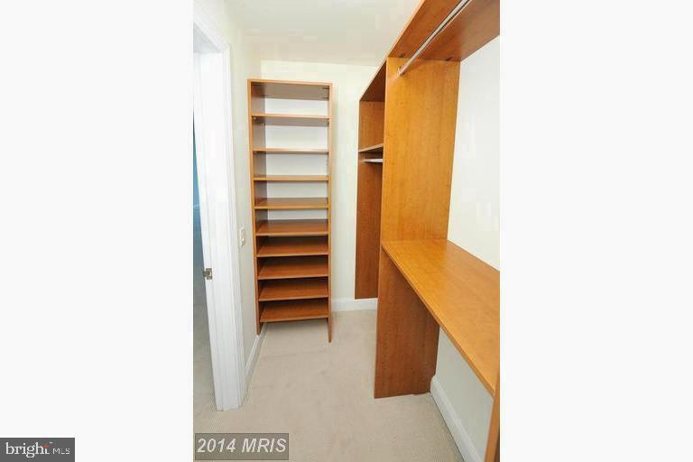 TURNBERRY TOWER - Residential Lease