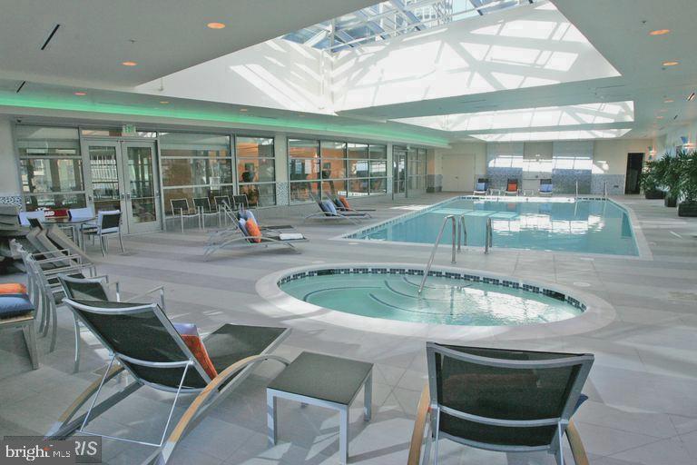 TURNBERRY TOWER - Residential Lease