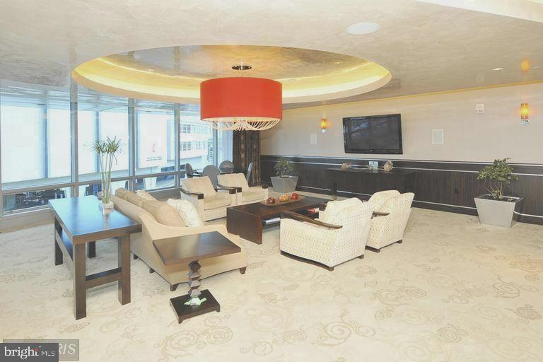 TURNBERRY TOWER - Residential Lease