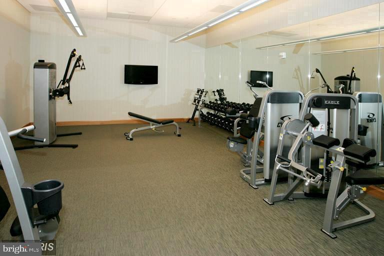 TURNBERRY TOWER - Residential Lease