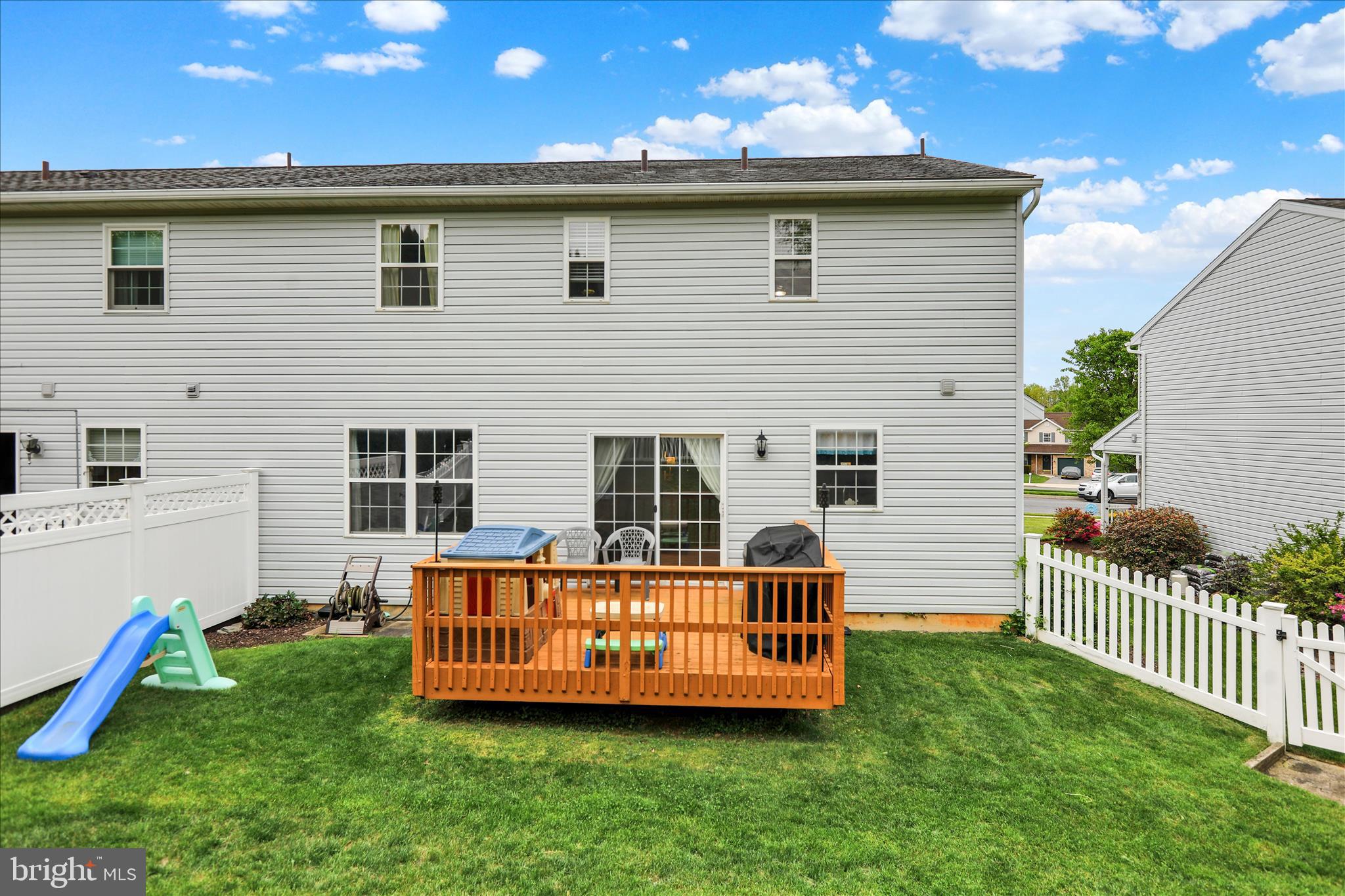 WHITFORD HILL - Residential