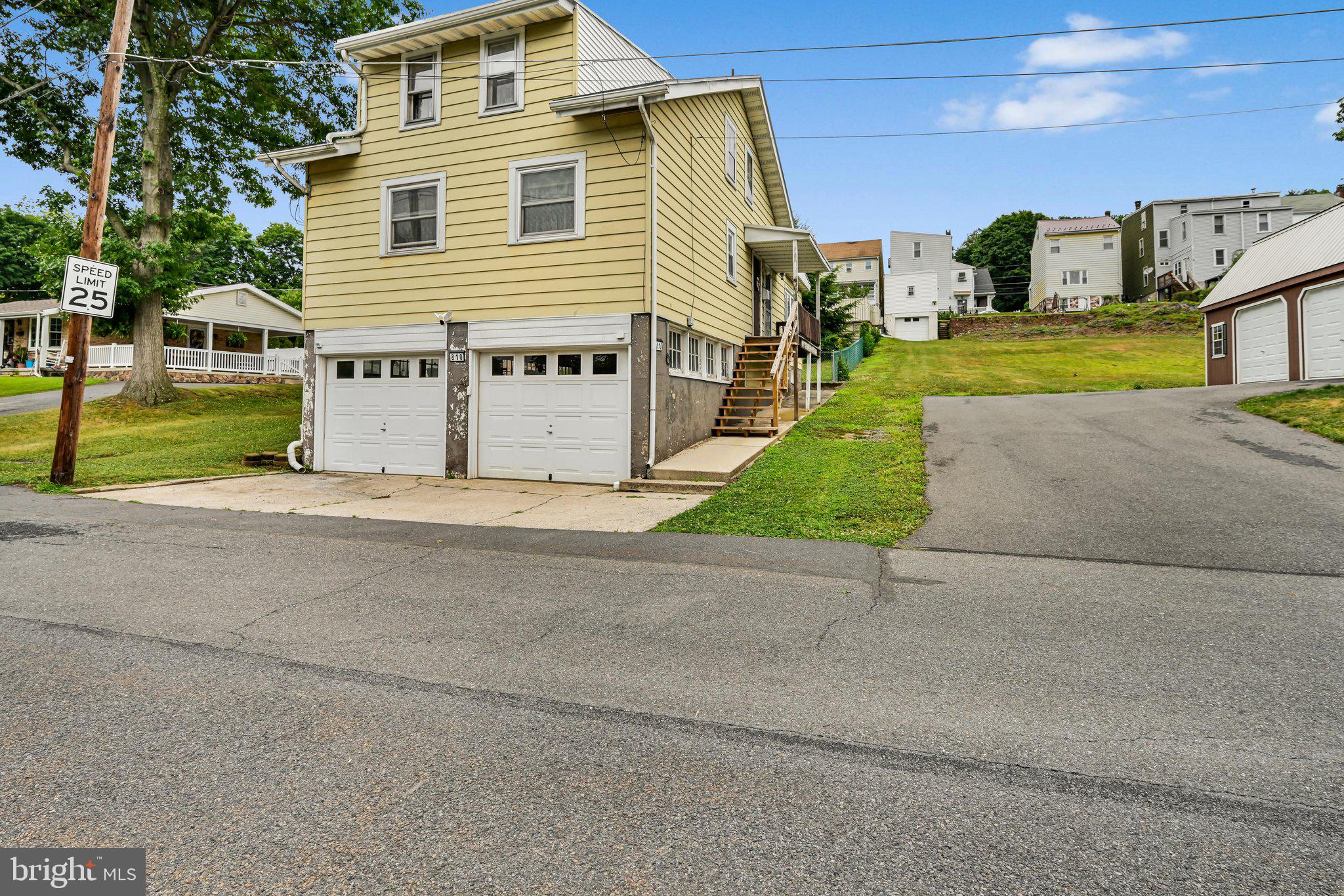810 E NORWEGIAN STREET