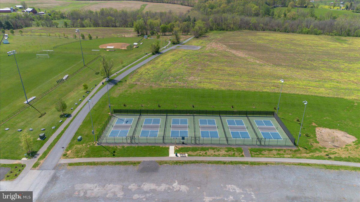 WALNUT POND - Residential