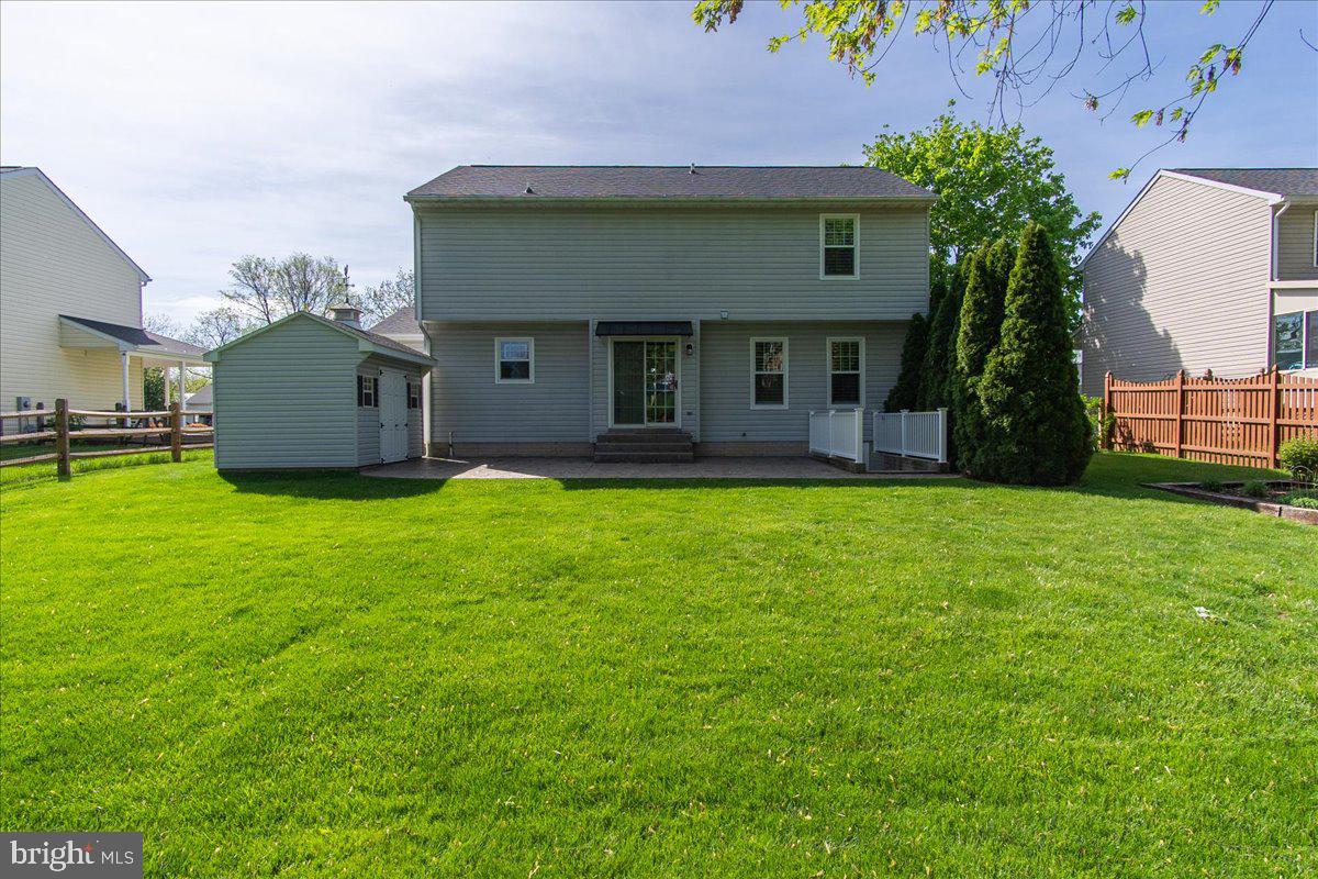 WALNUT POND - Residential