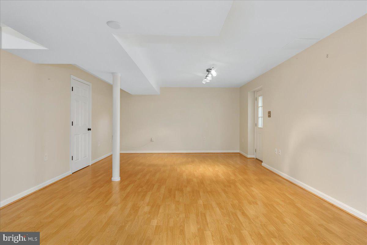 WALNUT POND - Residential