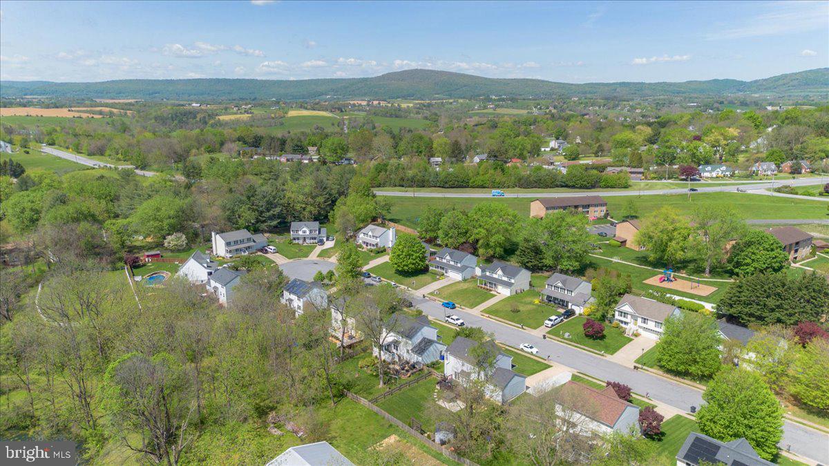 WALNUT POND - Residential