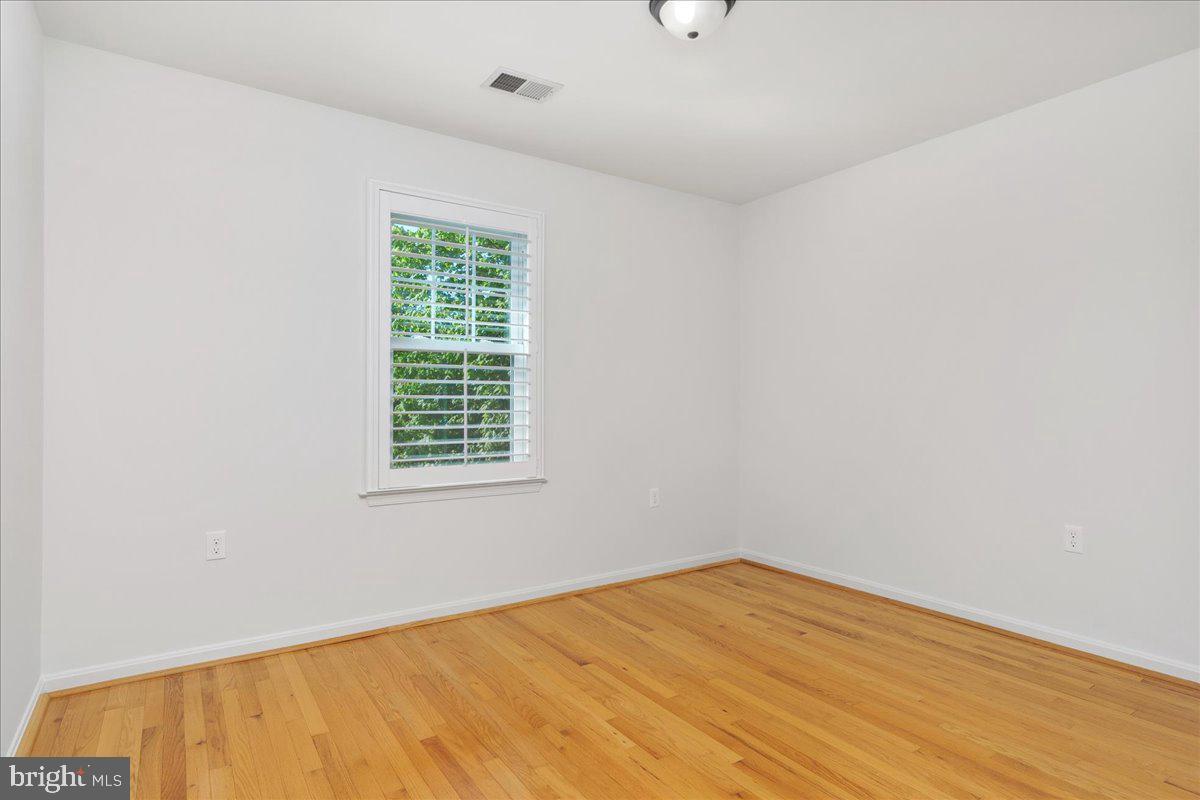 WALNUT POND - Residential