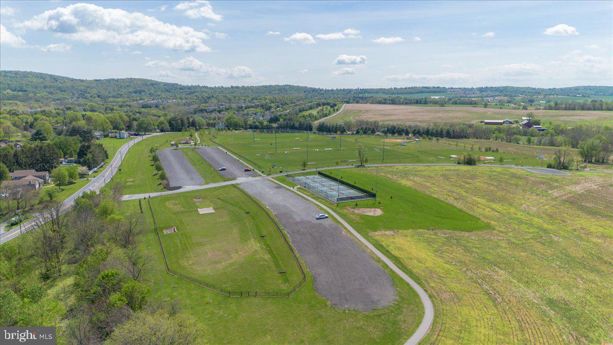 WALNUT POND - Residential