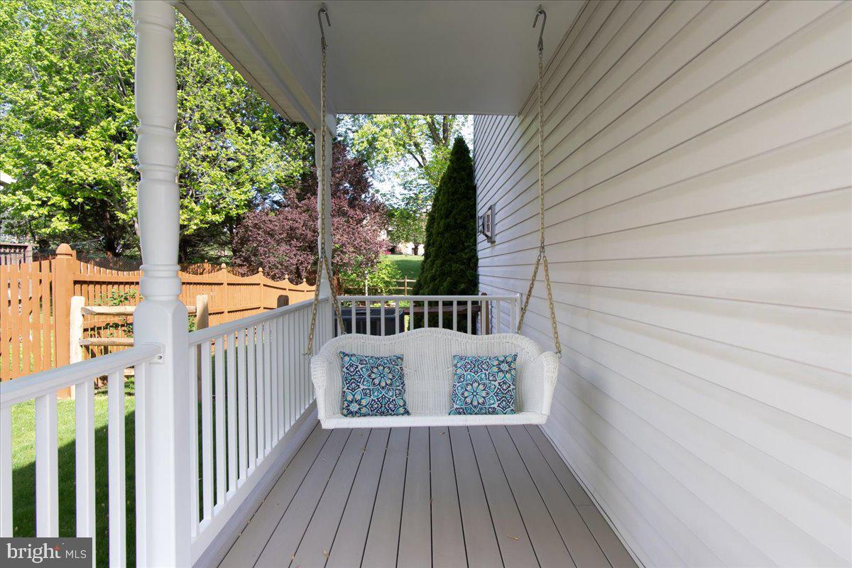 WALNUT POND - Residential