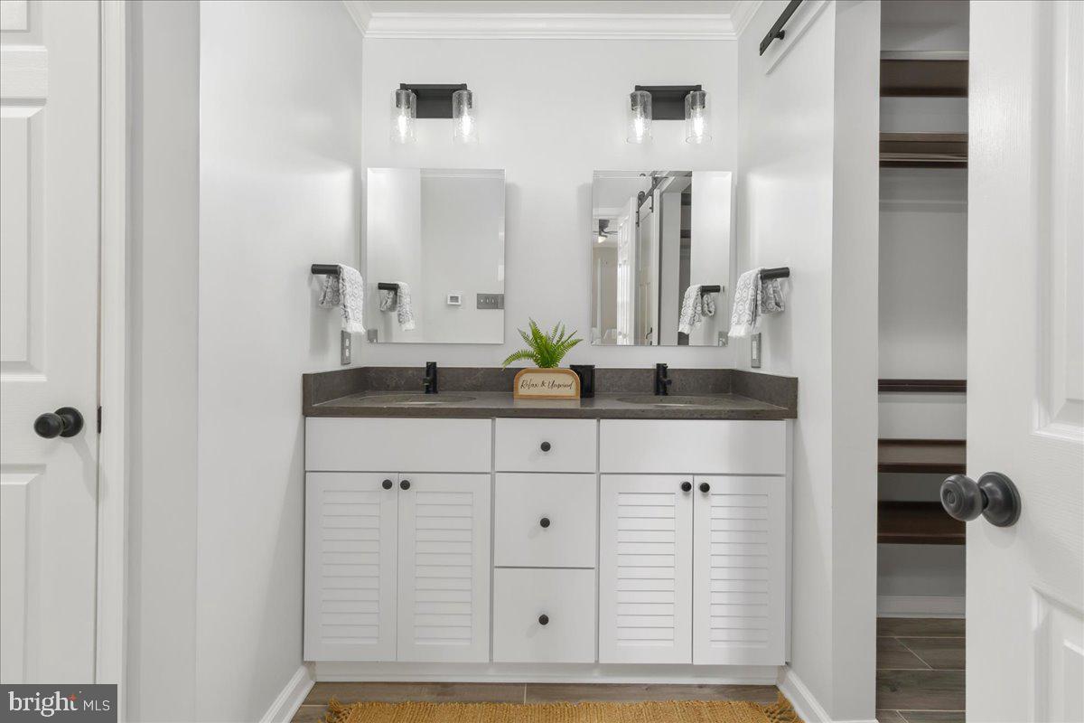 WALNUT POND - Residential