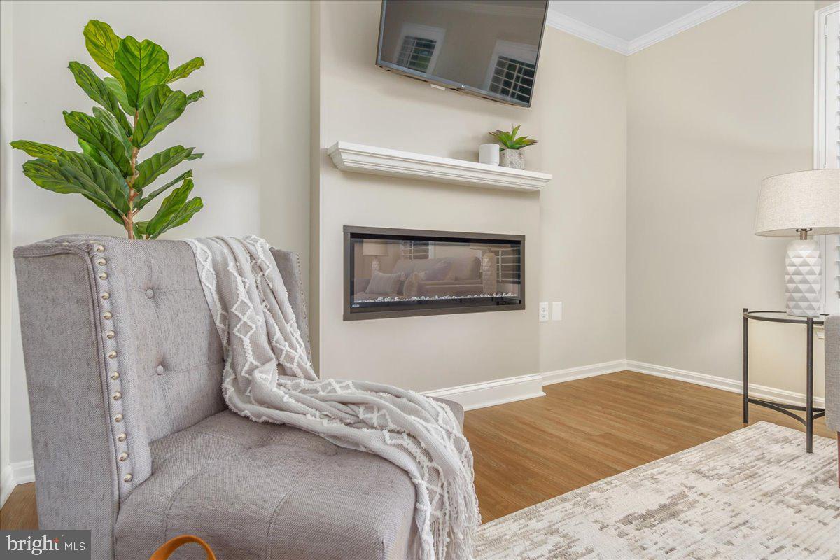 WALNUT POND - Residential