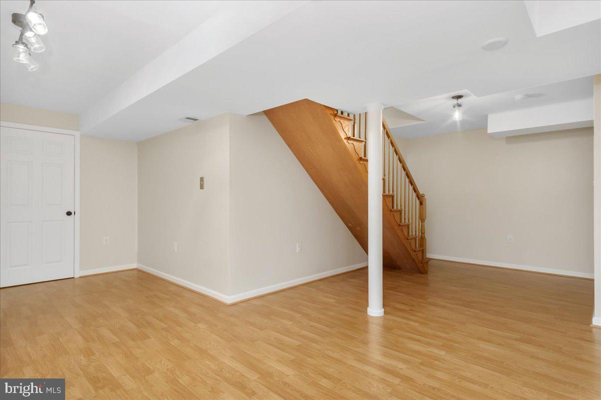 WALNUT POND - Residential