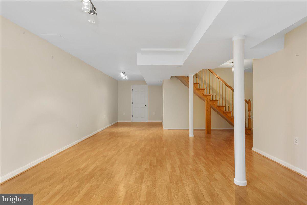 WALNUT POND - Residential