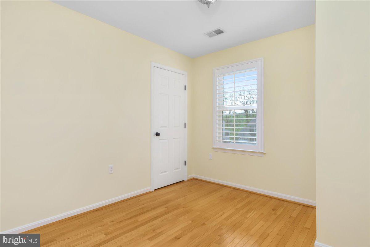 WALNUT POND - Residential