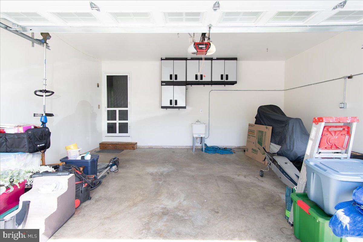 WALNUT POND - Residential