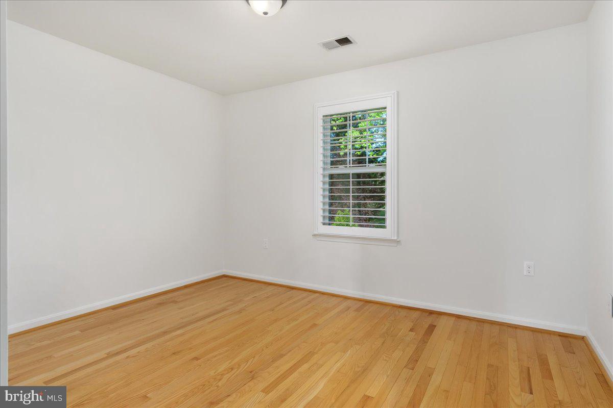 WALNUT POND - Residential