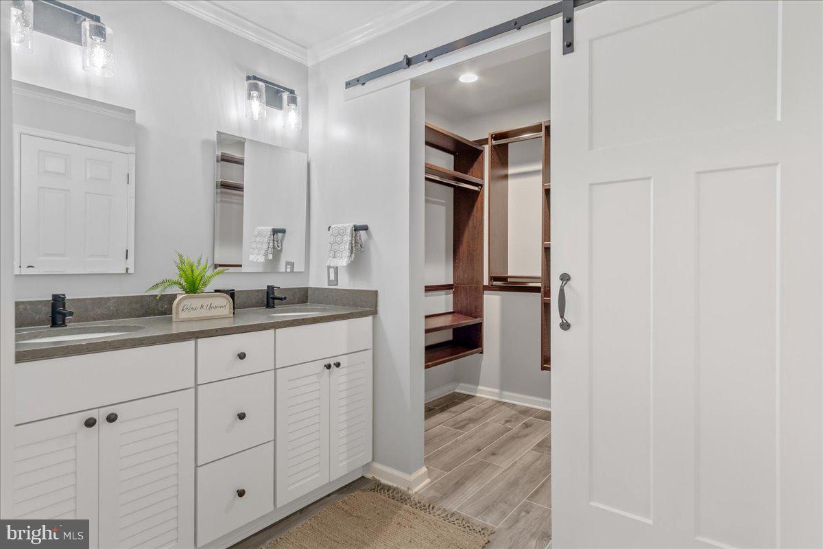 WALNUT POND - Residential