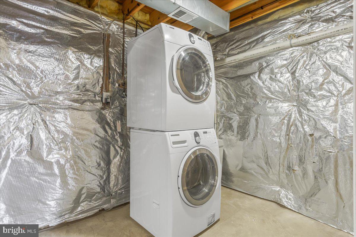 WALNUT POND - Residential