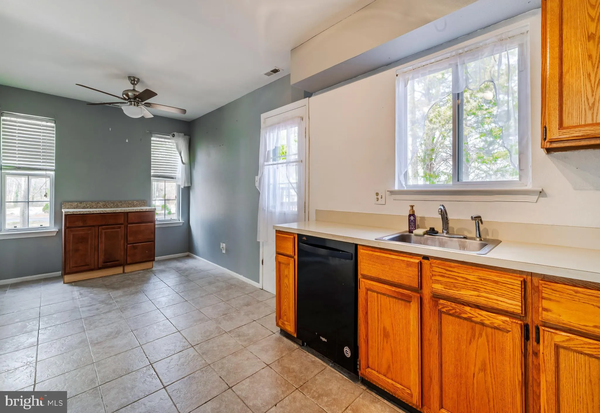 Mantua, New Jersey 08051, United States, 3 Bedrooms Bedrooms, ,3 BathroomsBathrooms,Residential,Pending,28345