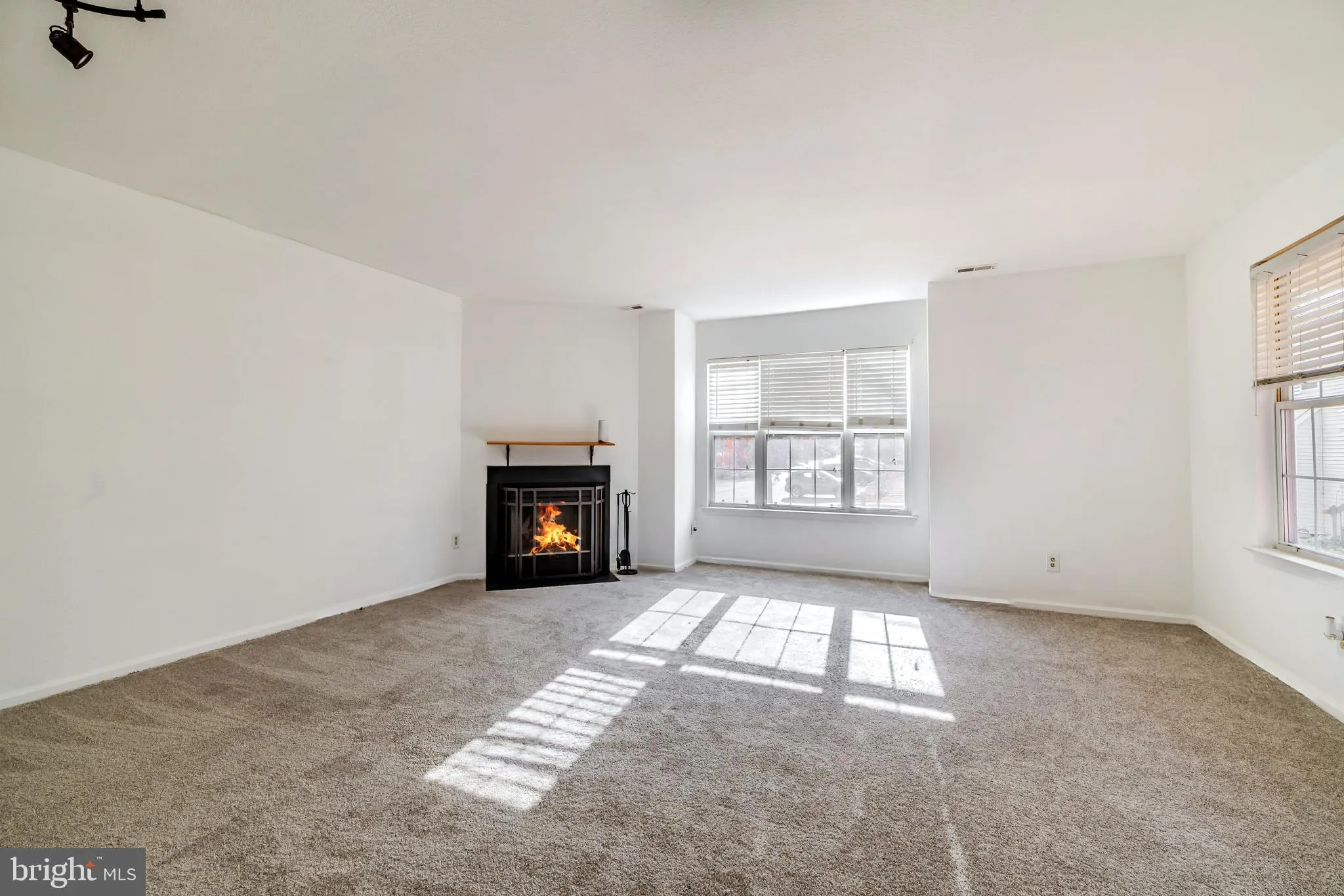 Mantua, New Jersey 08051, United States, 3 Bedrooms Bedrooms, ,3 BathroomsBathrooms,Residential,Pending,28345