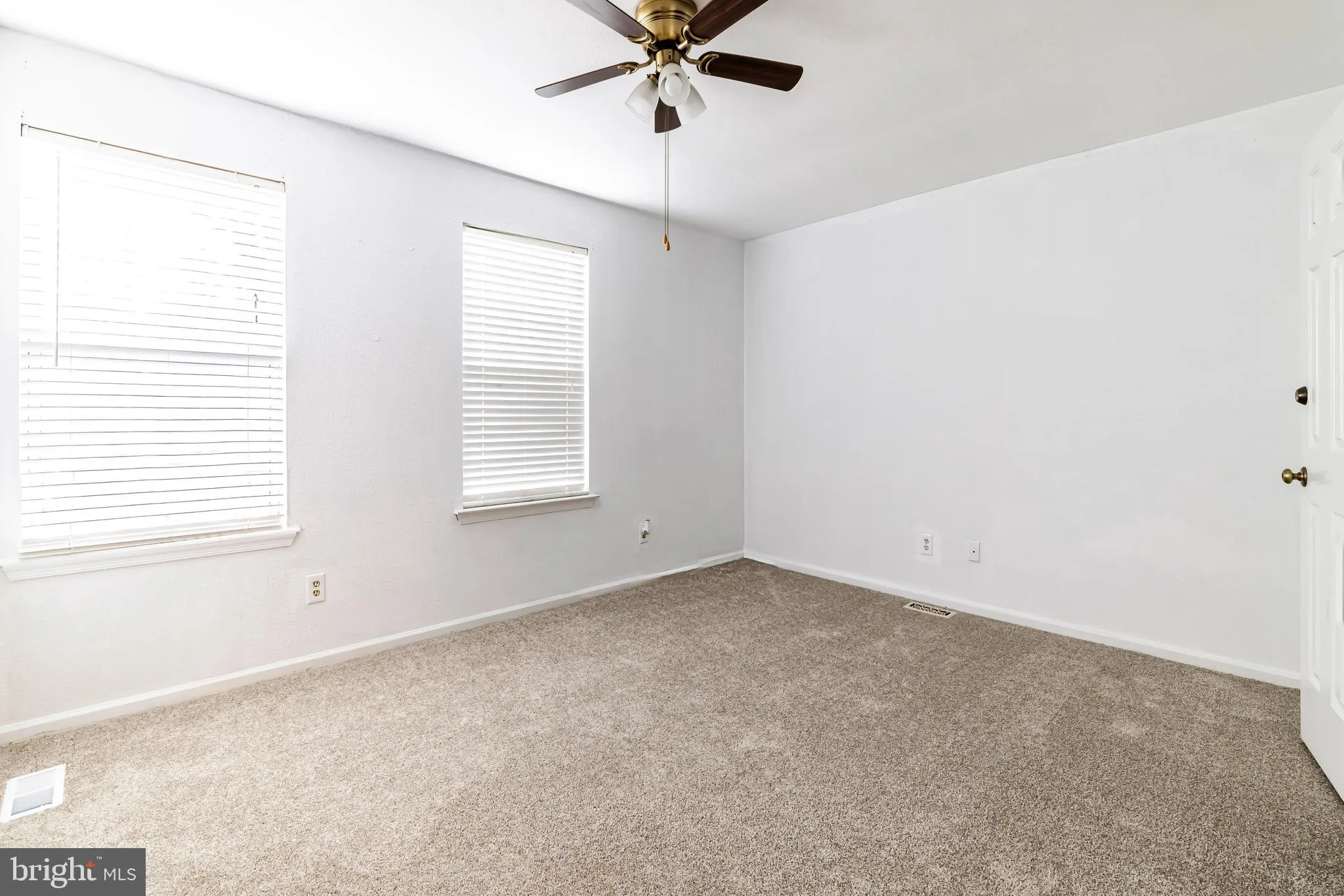 Mantua, New Jersey 08051, United States, 3 Bedrooms Bedrooms, ,3 BathroomsBathrooms,Residential,Pending,28345