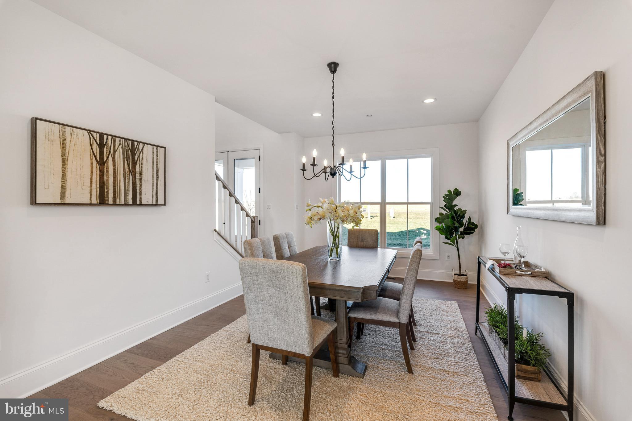 ALISON'S RIDGE - Land