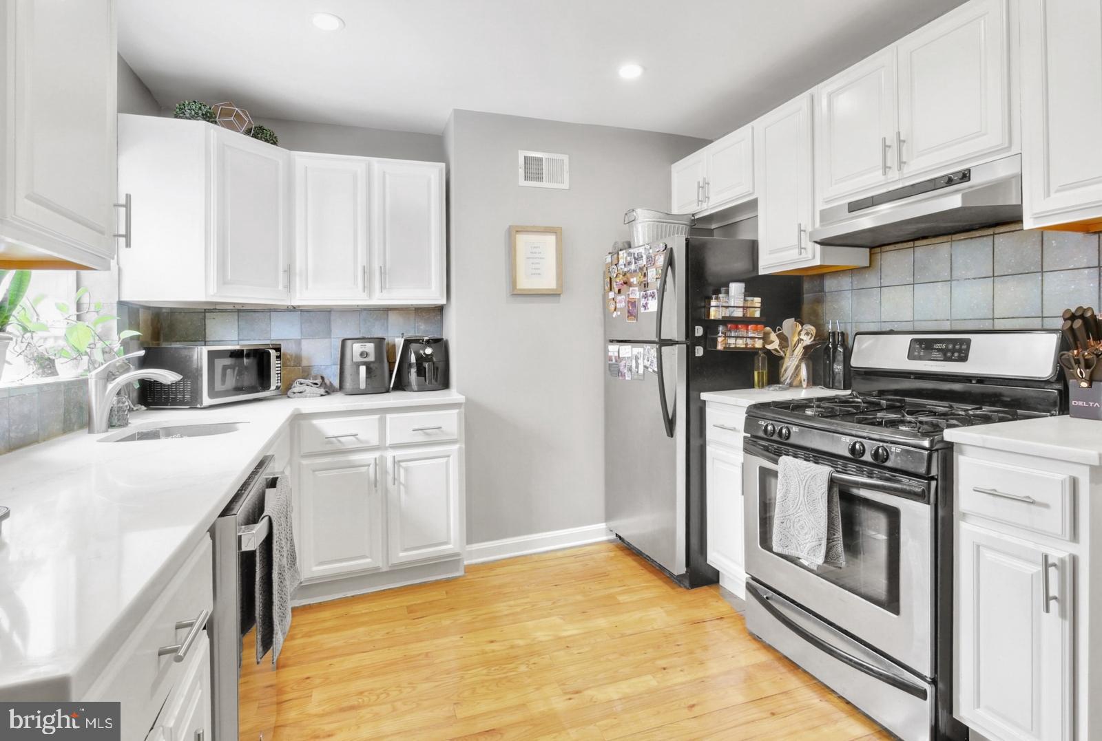 POINT BREEZE - Residential Lease