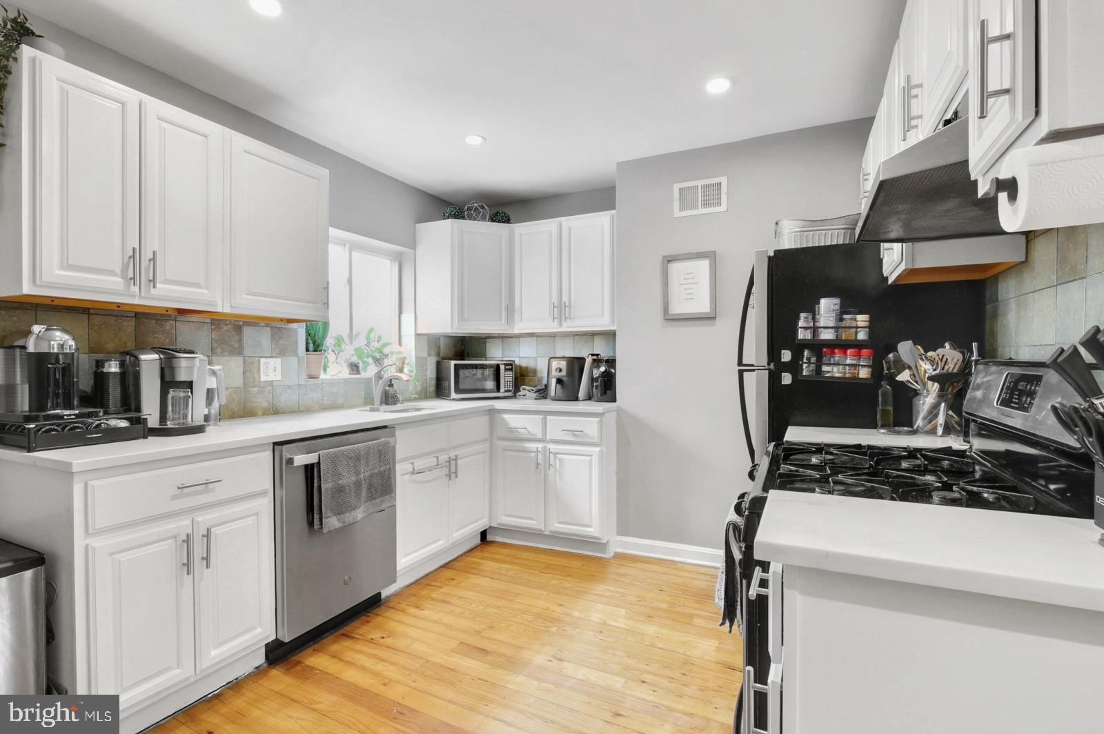 POINT BREEZE - Residential Lease