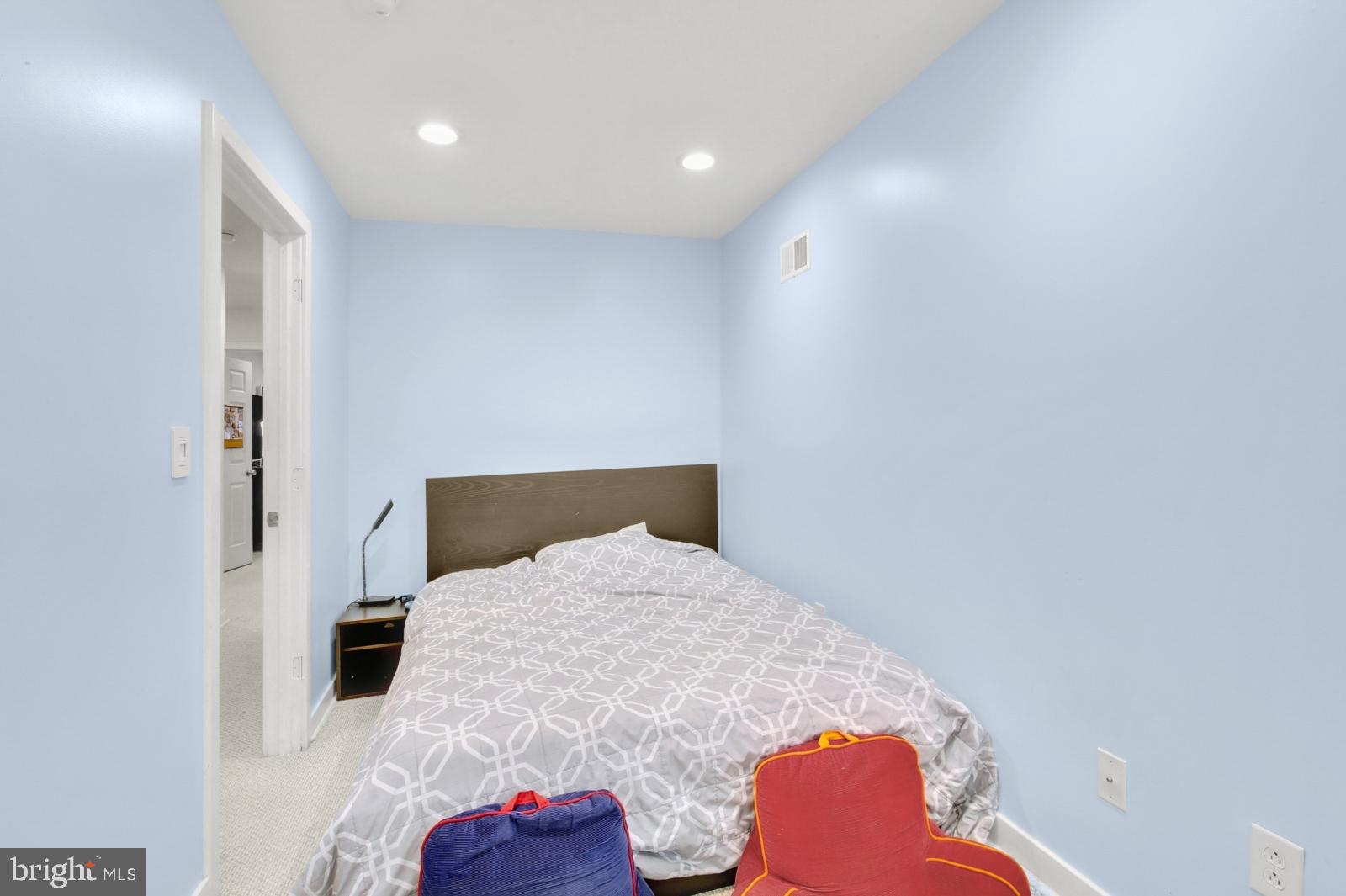 POINT BREEZE - Residential Lease