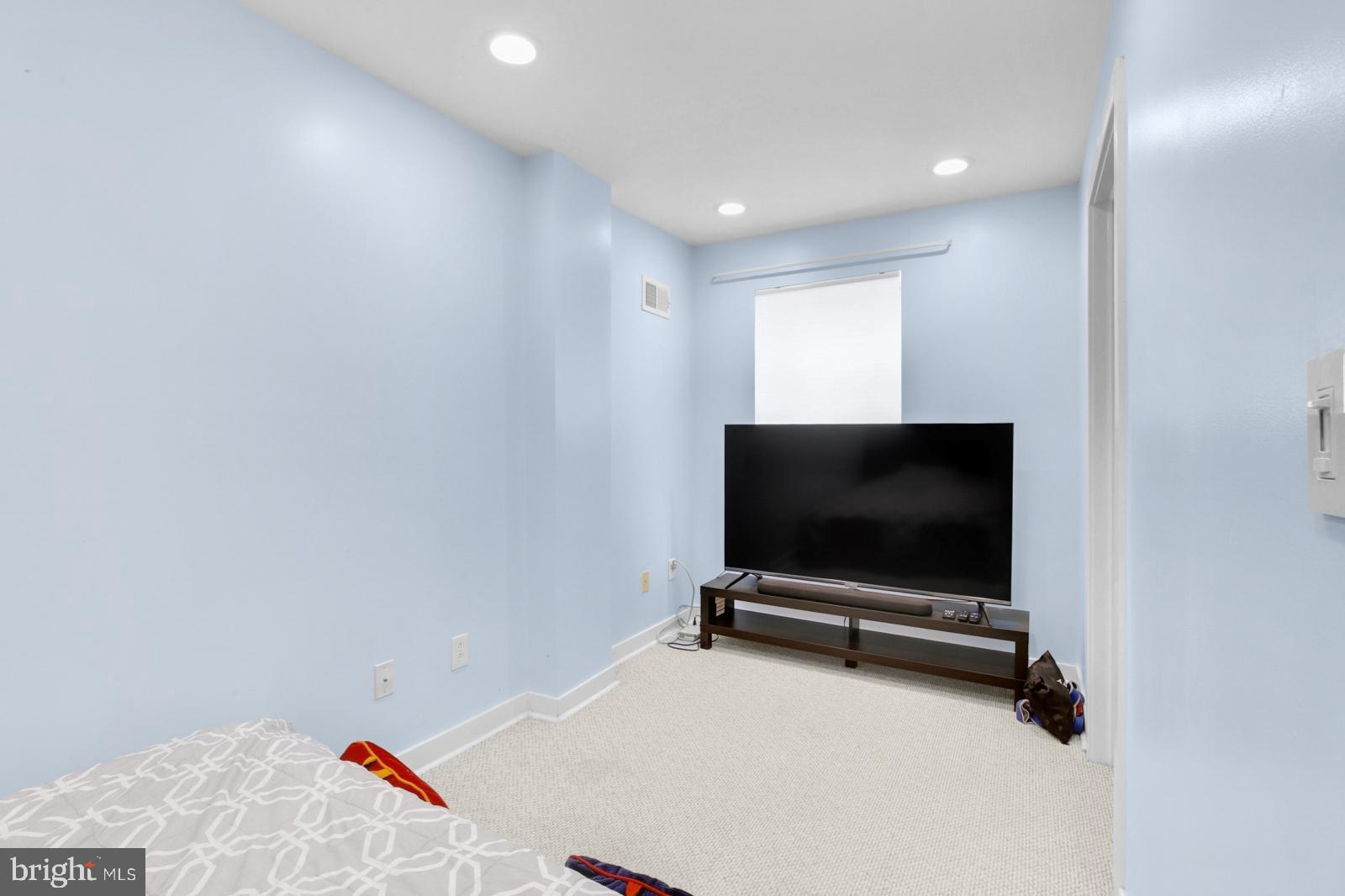 POINT BREEZE - Residential Lease