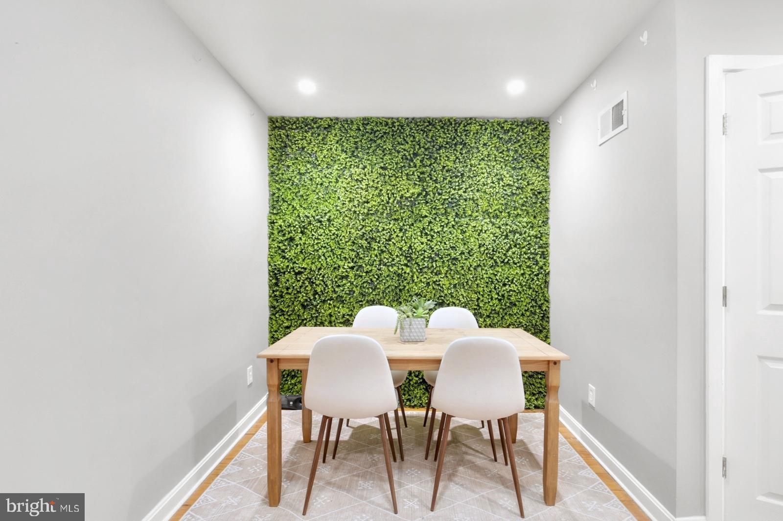 POINT BREEZE - Residential Lease