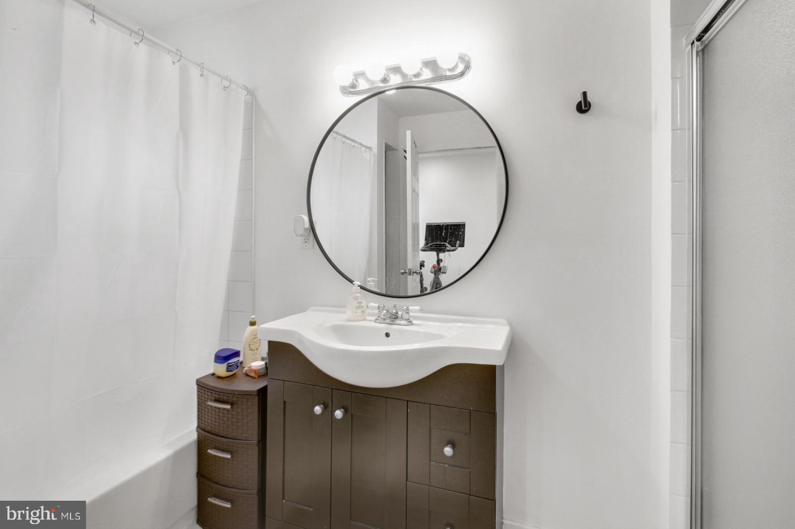 POINT BREEZE - Residential Lease