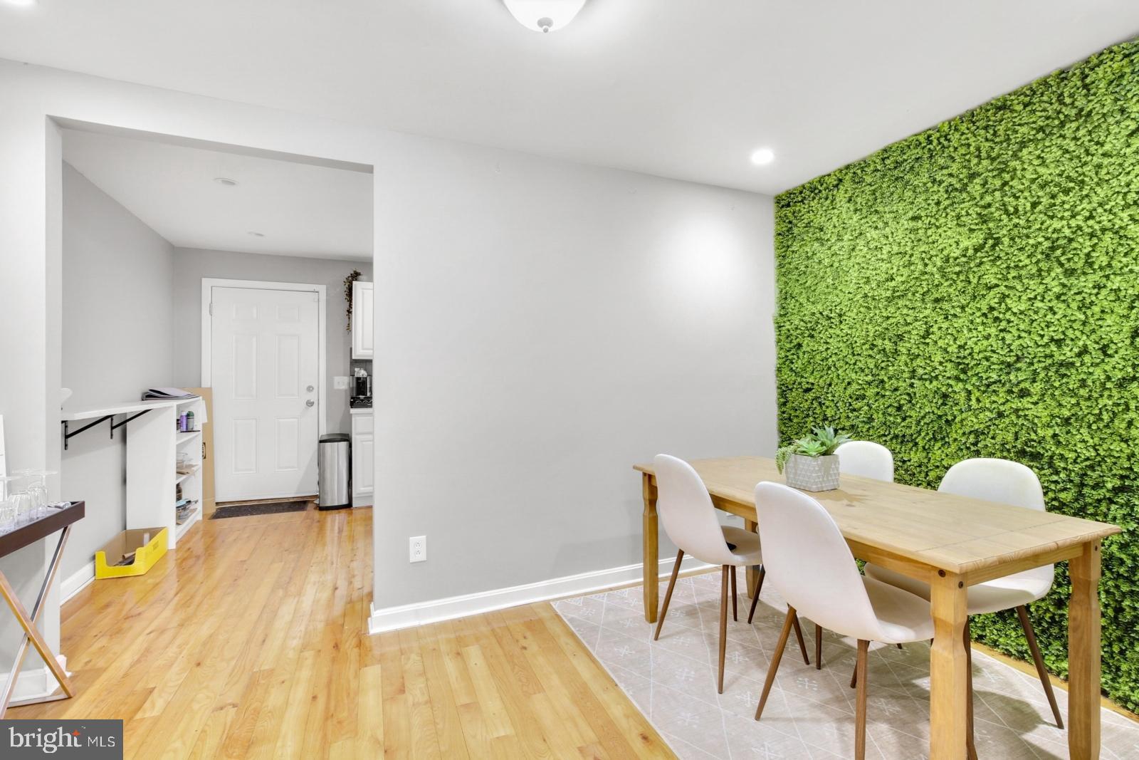 POINT BREEZE - Residential Lease