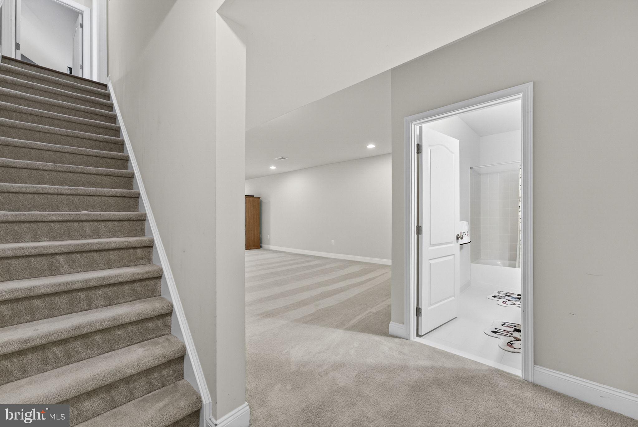 LOUDOUN VALLEY ESTATES 2 - Residential