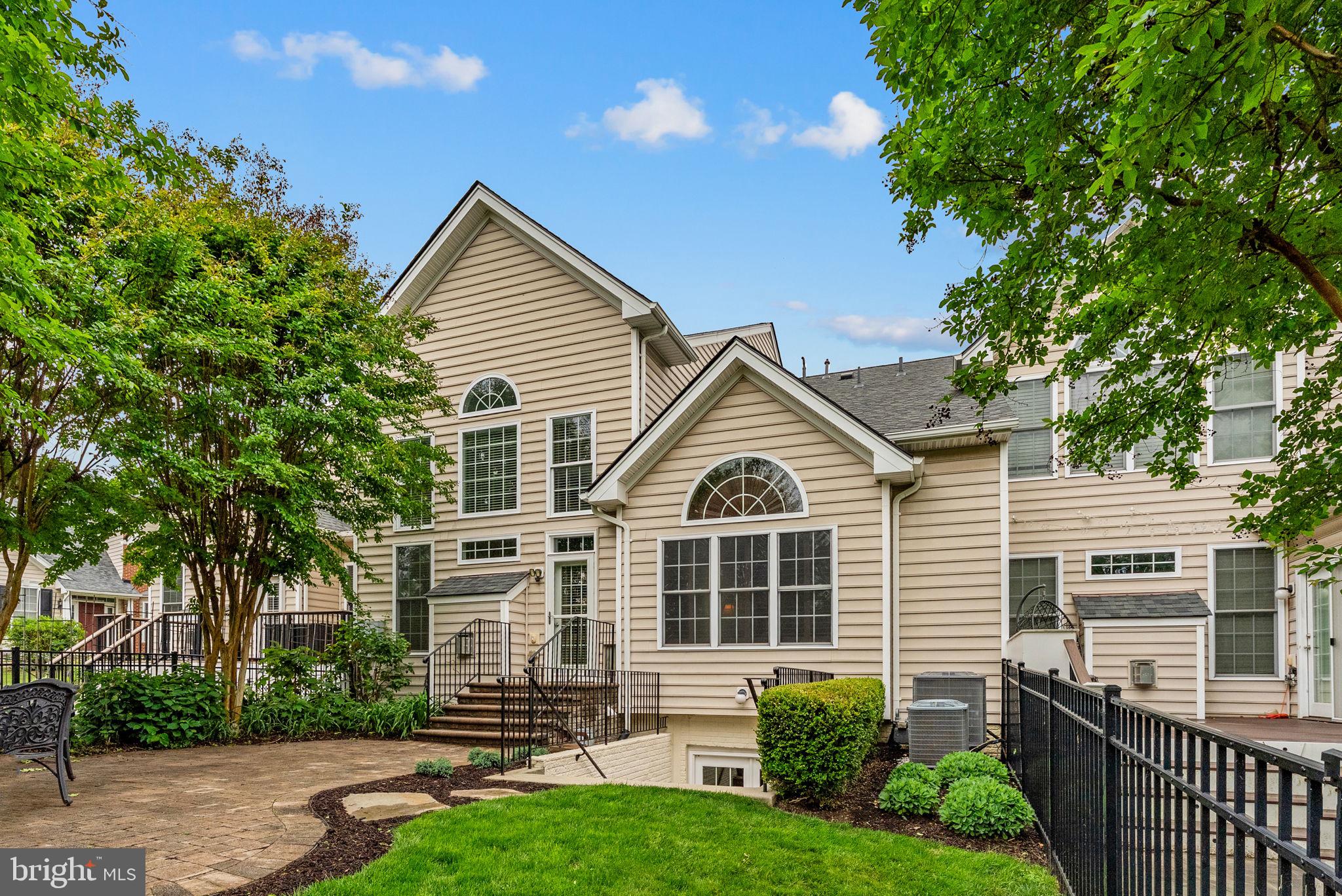 LOUDOUN VALLEY ESTATES 2 - Residential