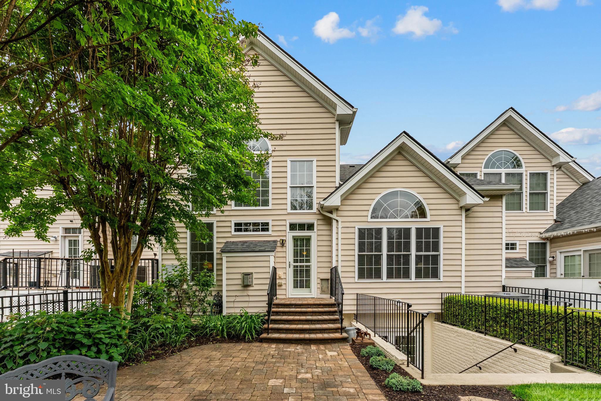 LOUDOUN VALLEY ESTATES 2 - Residential