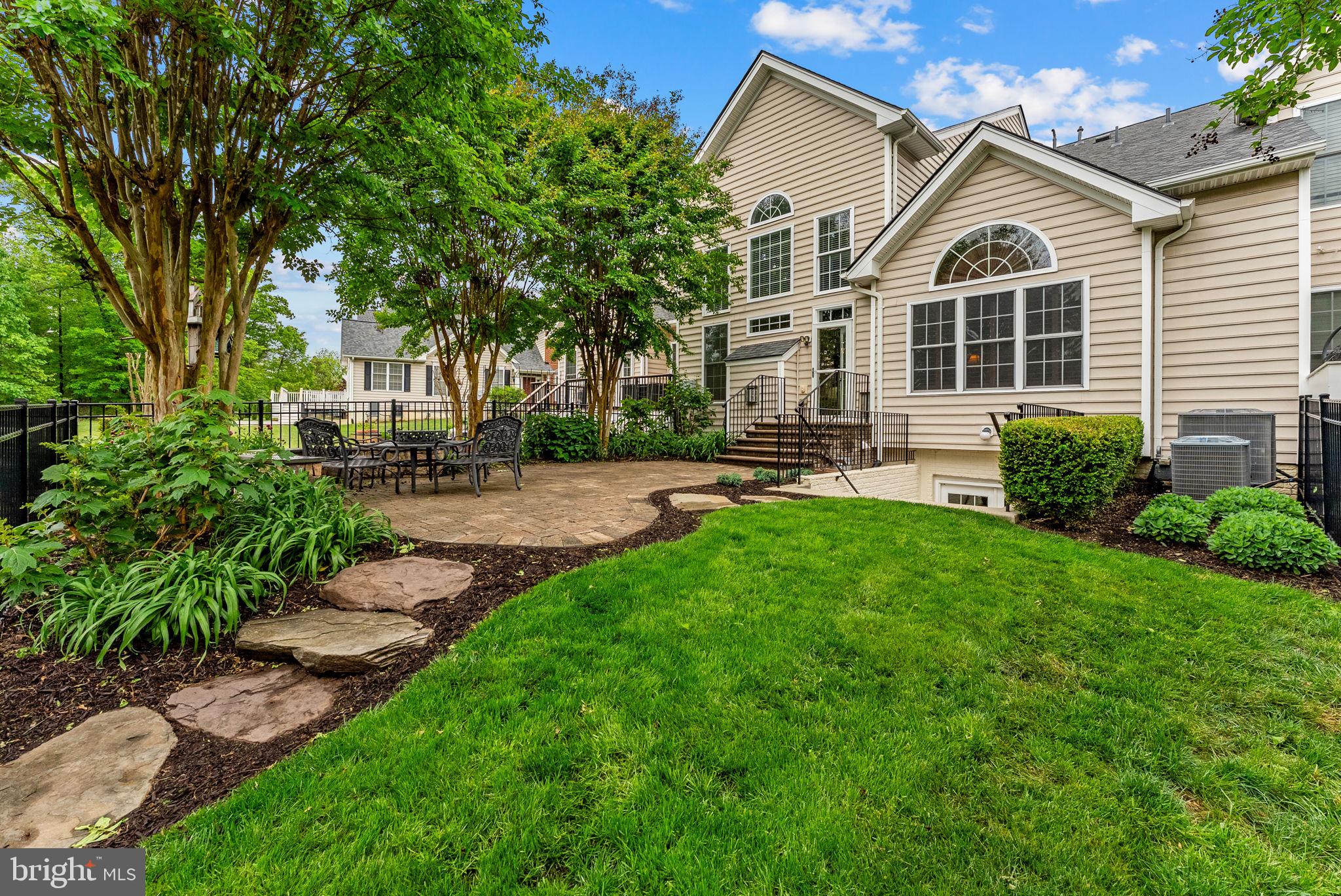 LOUDOUN VALLEY ESTATES 2 - Residential