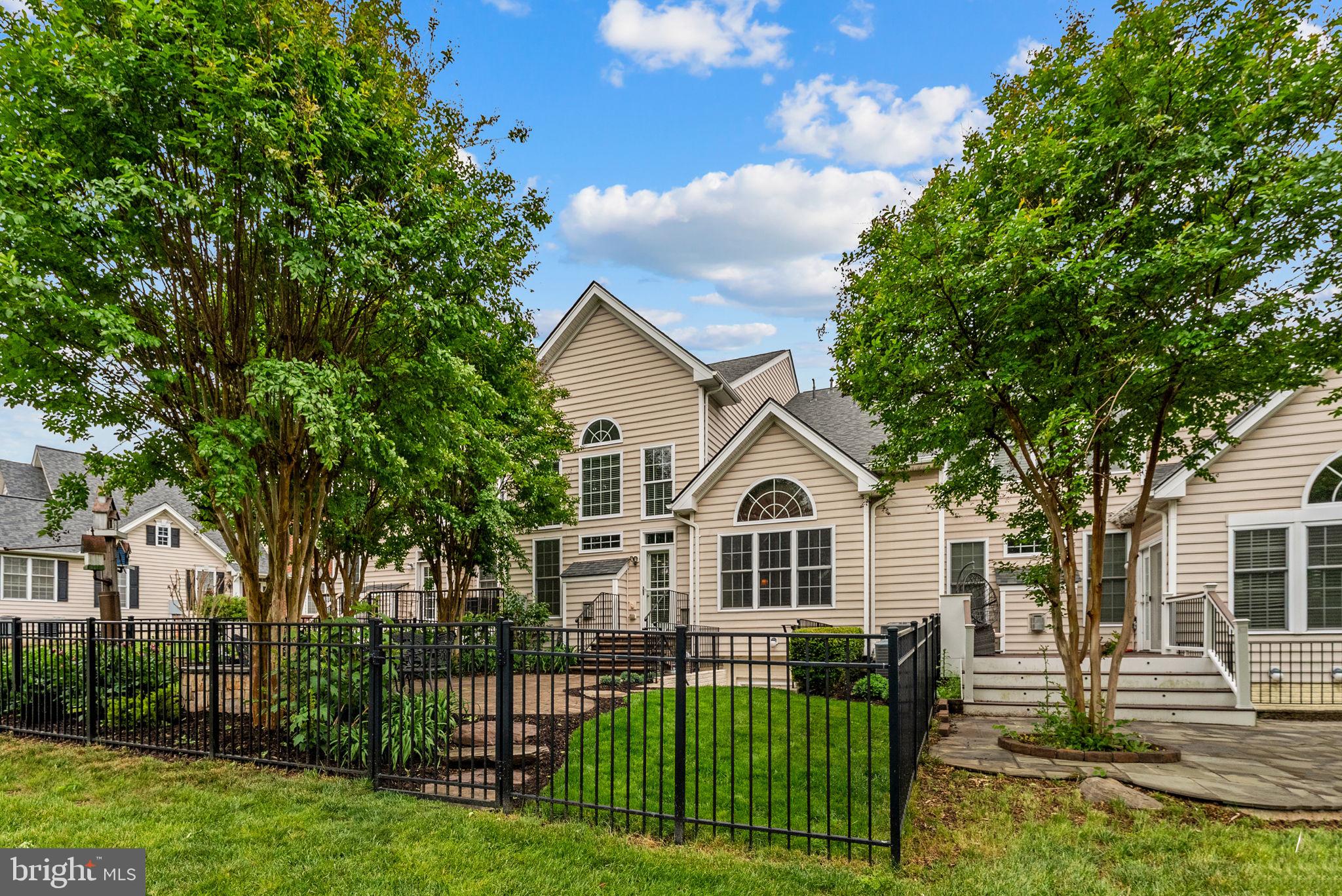 LOUDOUN VALLEY ESTATES 2 - Residential