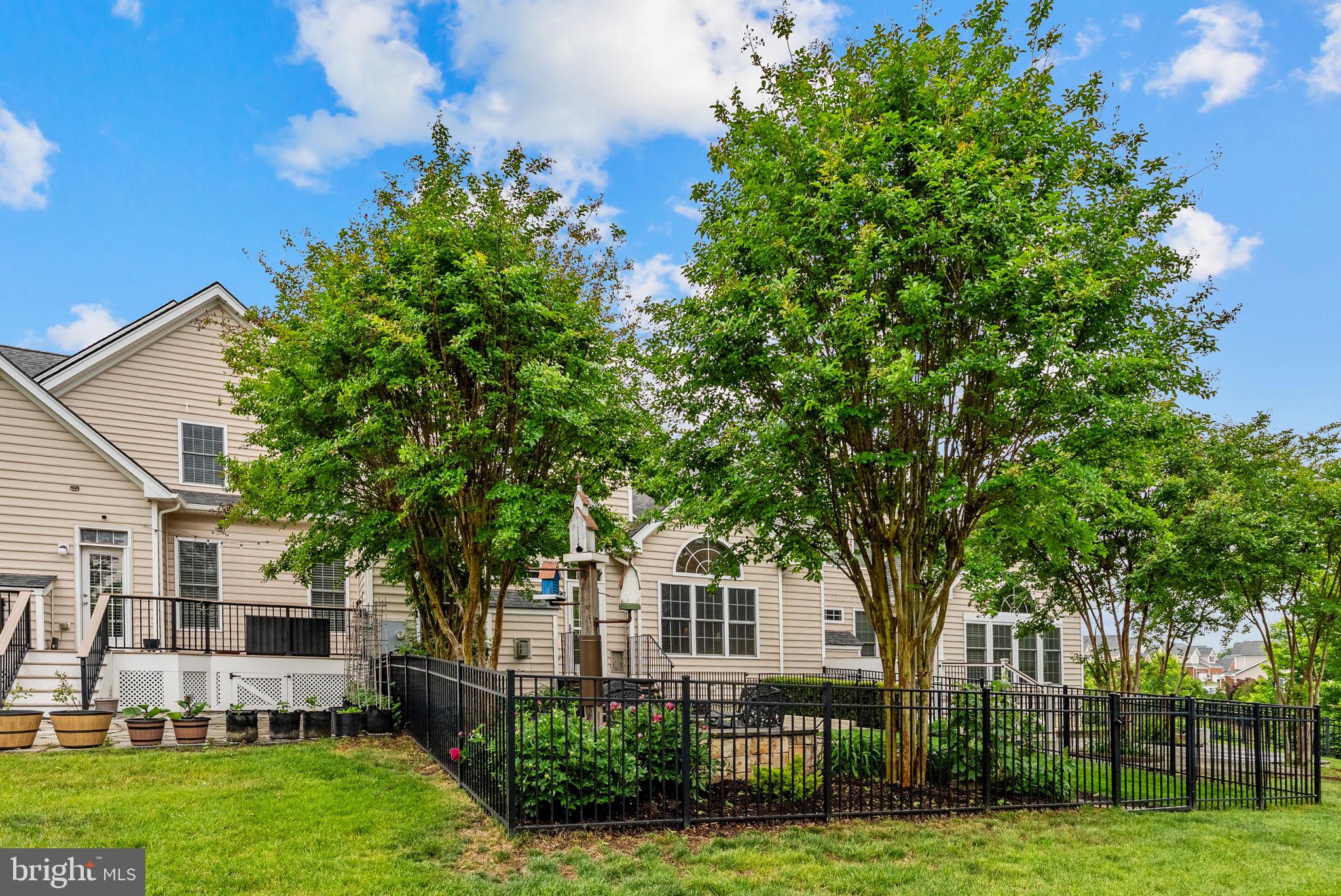 LOUDOUN VALLEY ESTATES 2 - Residential