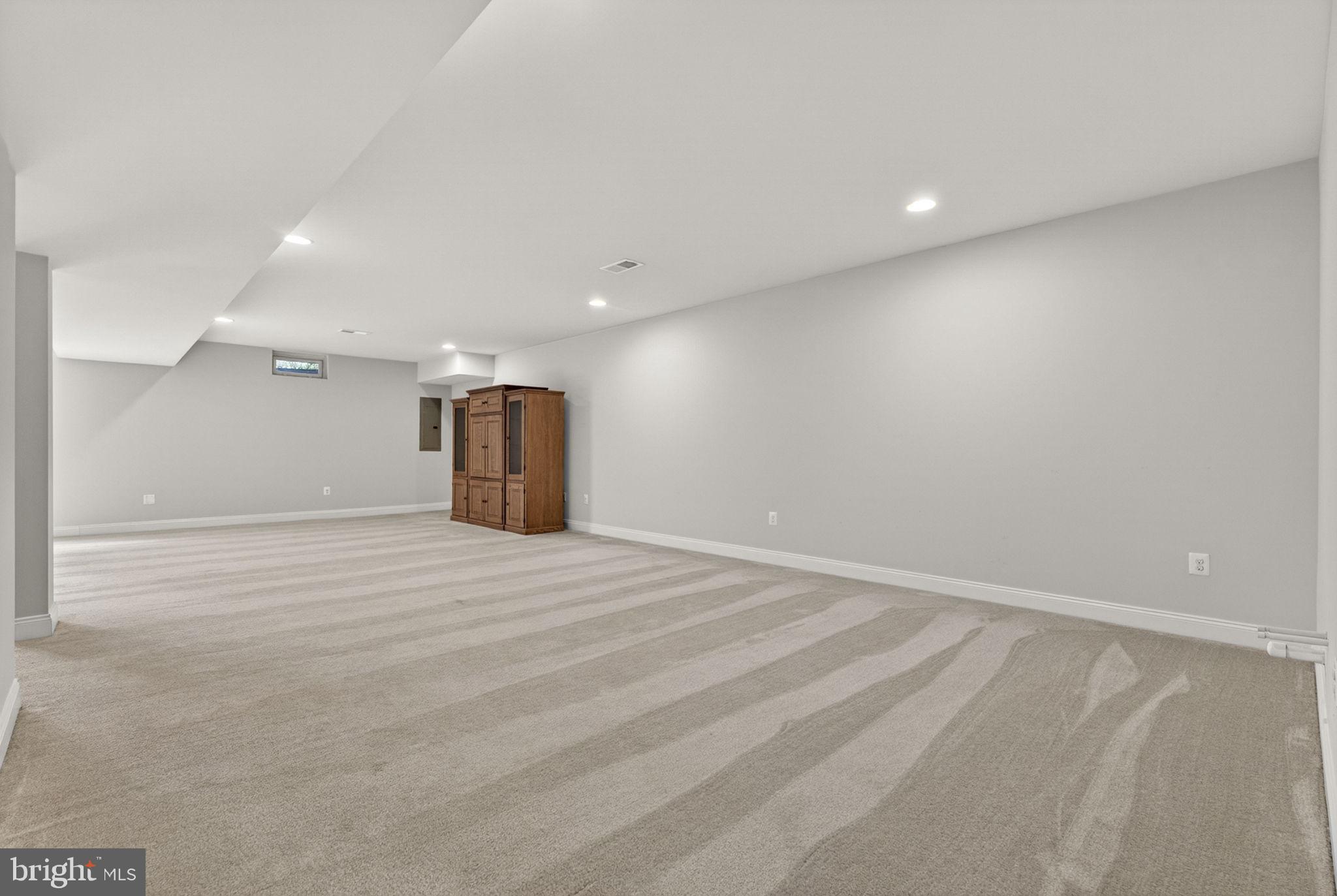 LOUDOUN VALLEY ESTATES 2 - Residential