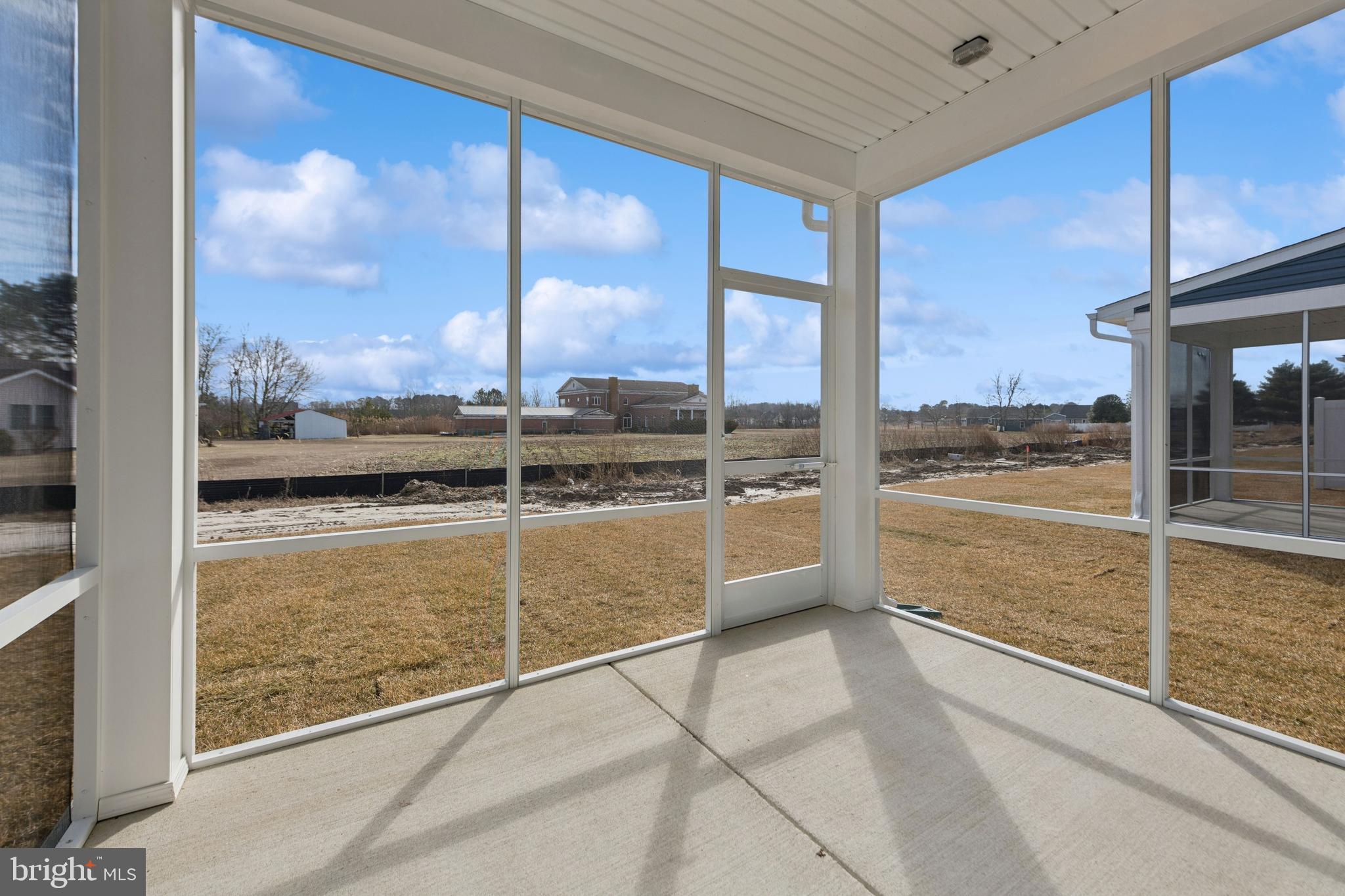 BAY KNOLLS - Residential