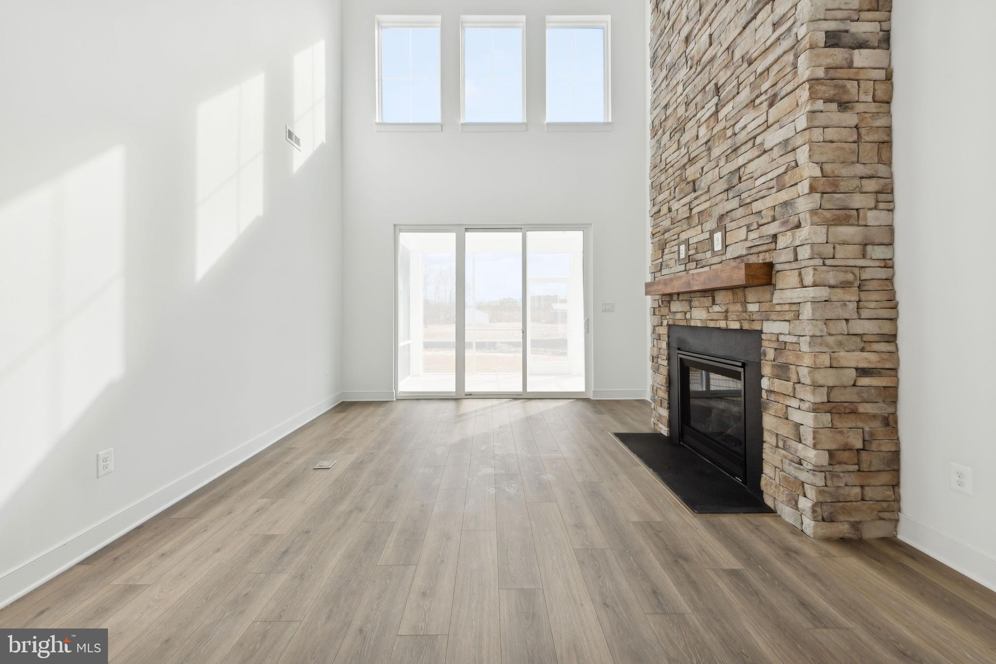 BAY KNOLLS - Residential