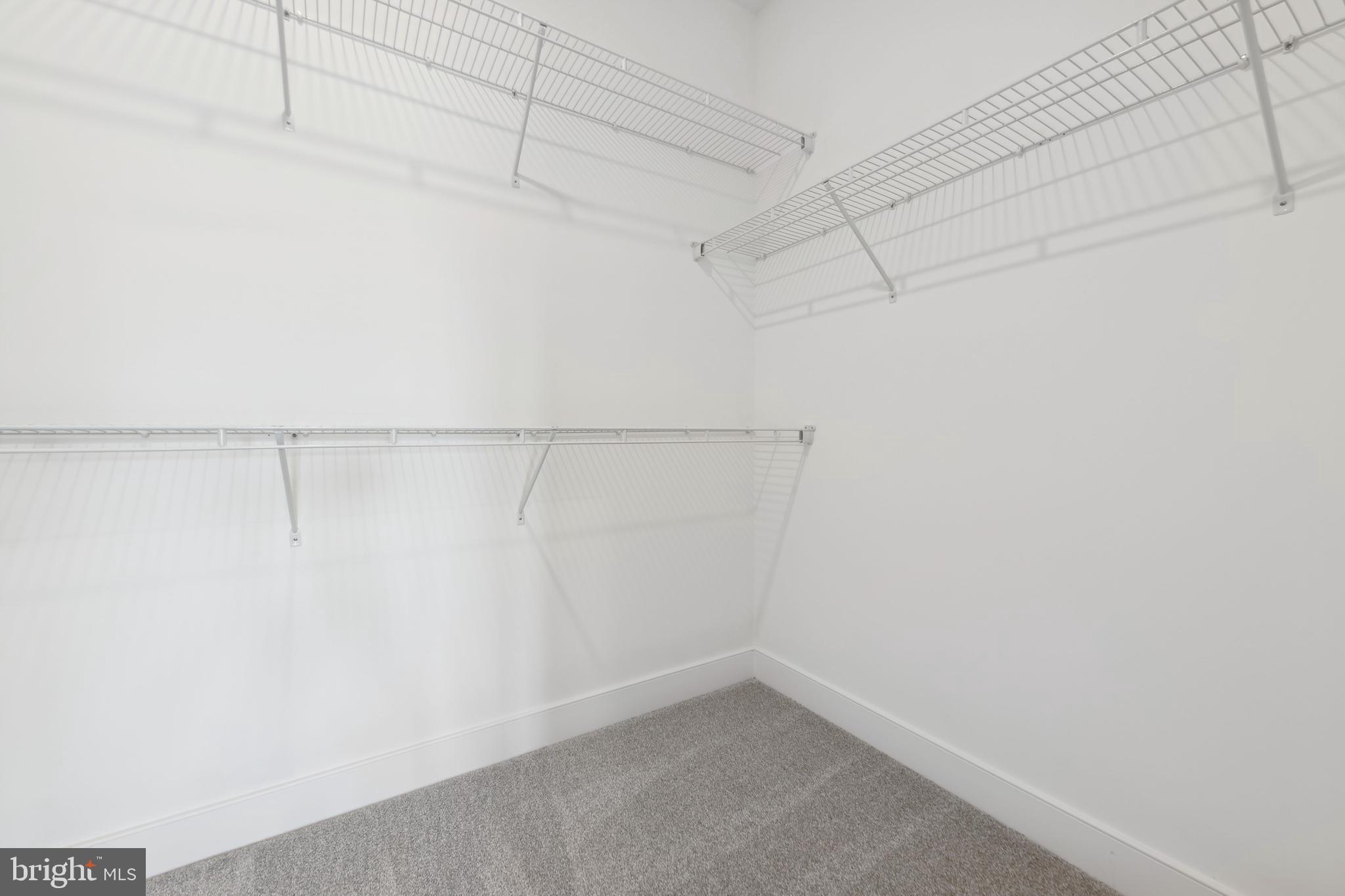 BAY KNOLLS - Residential