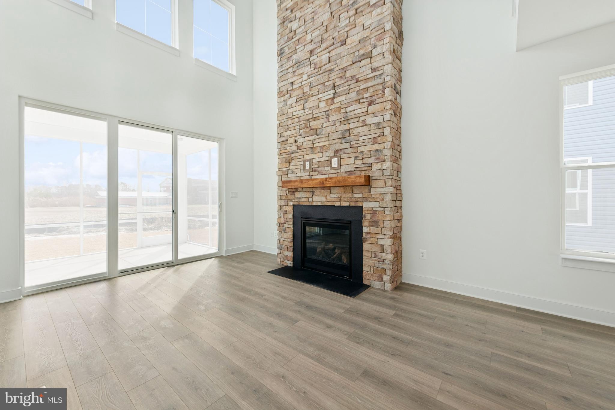 BAY KNOLLS - Residential