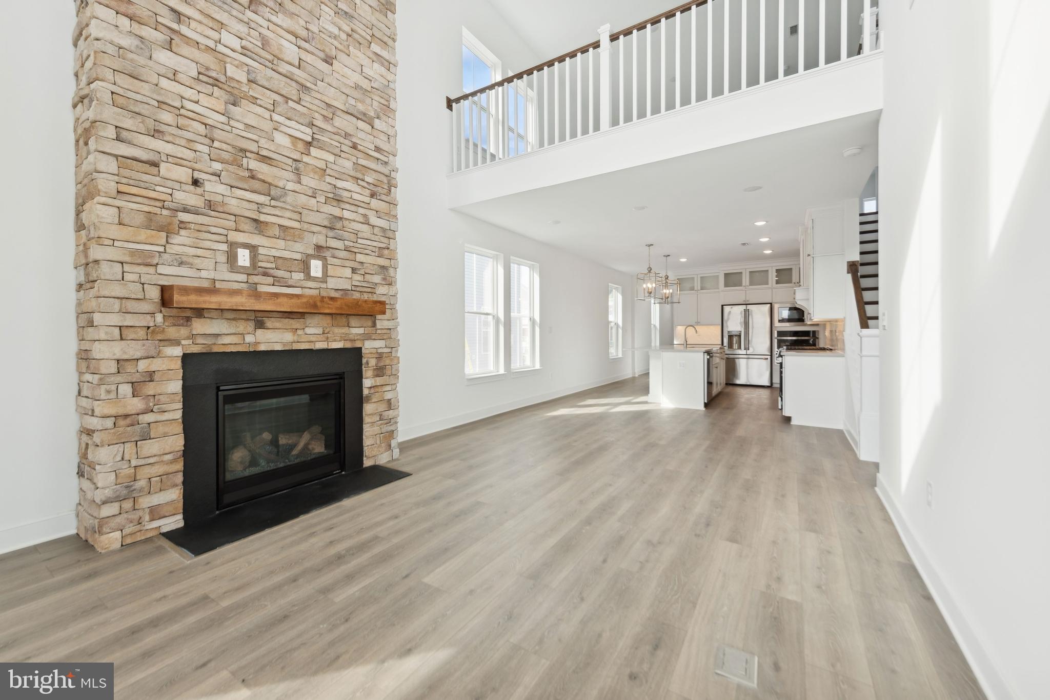 BAY KNOLLS - Residential