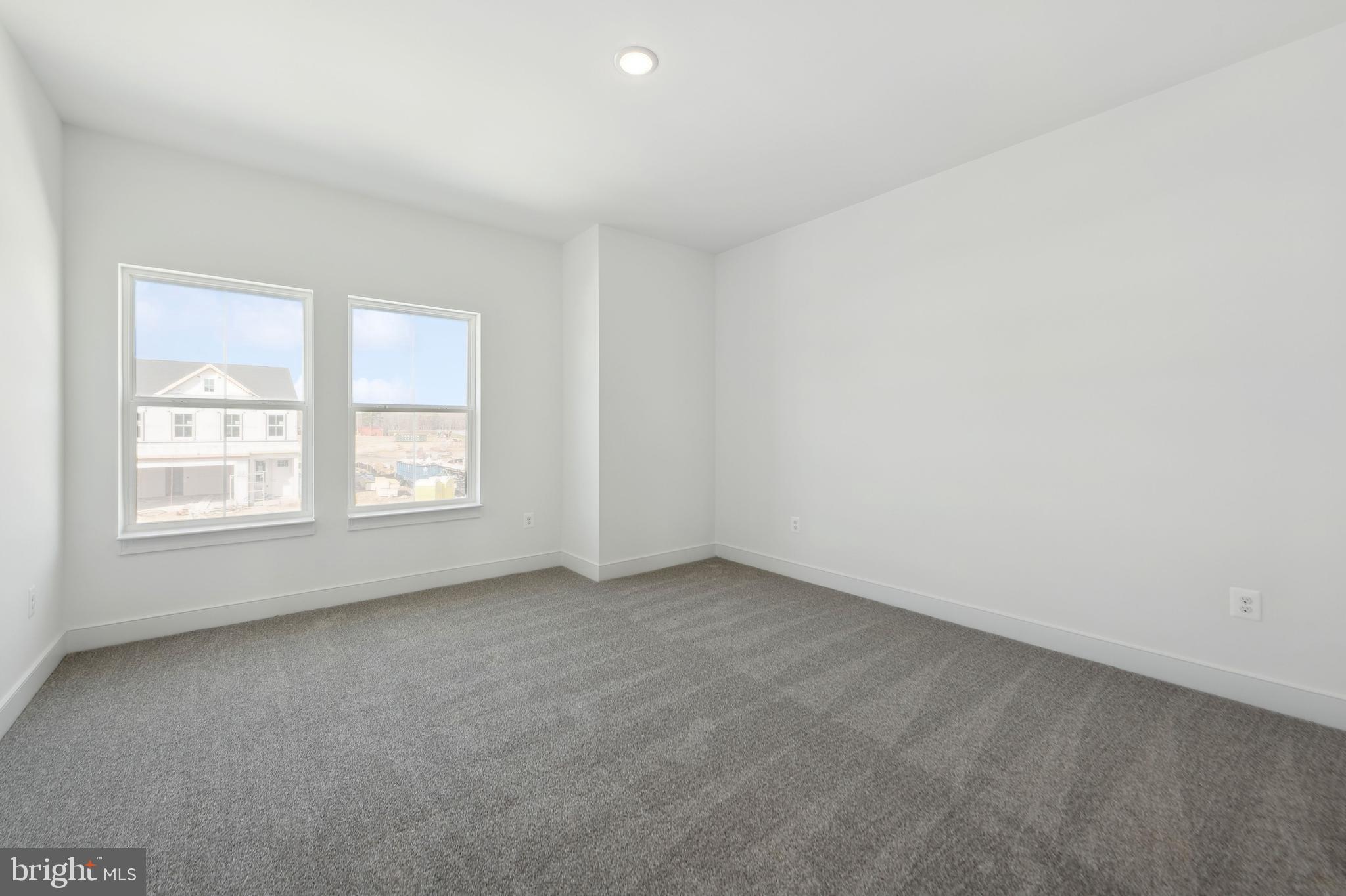 BAY KNOLLS - Residential