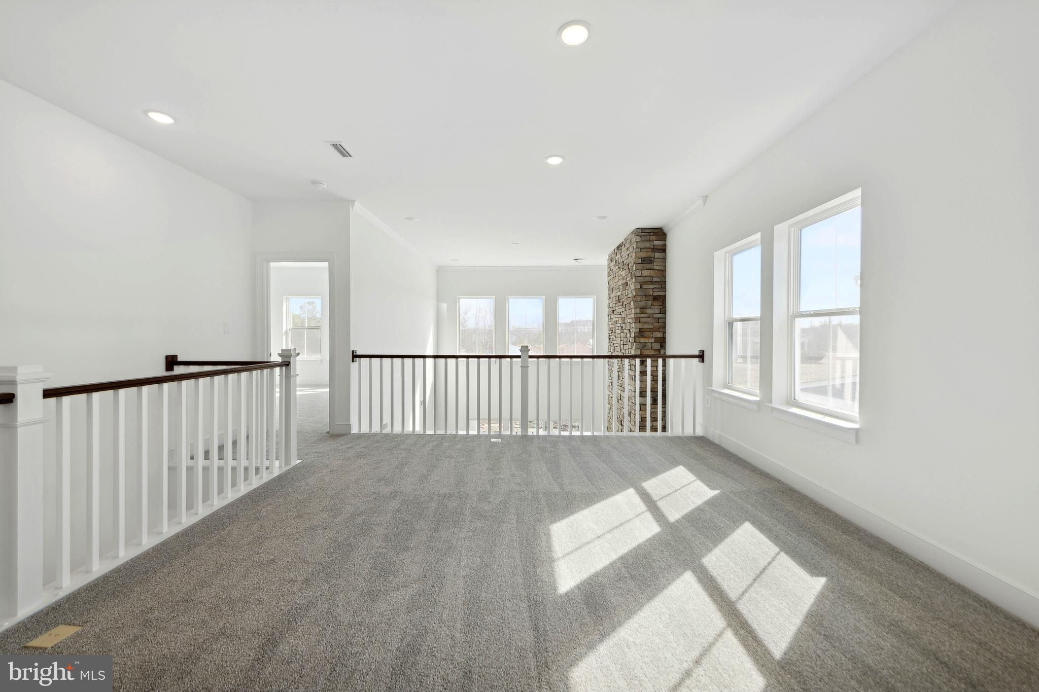 BAY KNOLLS - Residential