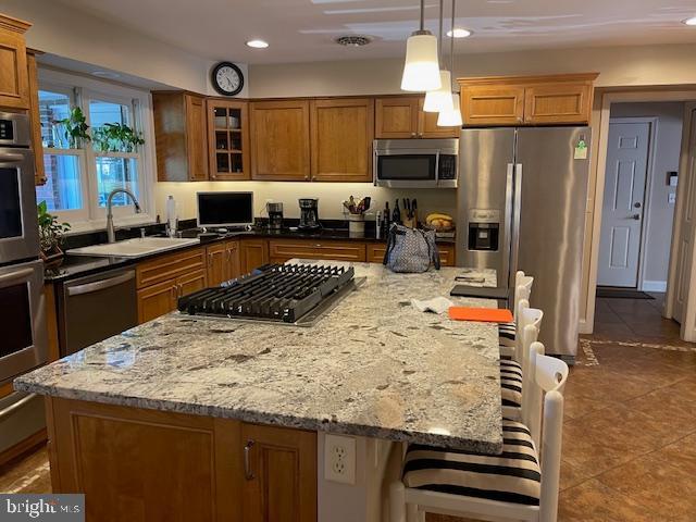 COUNTRY CLUB ESTATES - Residential